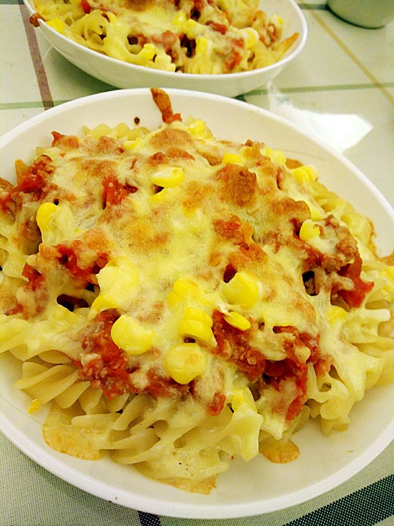 如何用意大利面制作流行的焗菜