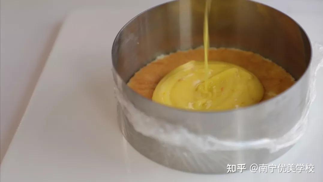 如何自制法式橙香巧克力慕斯的基础酱